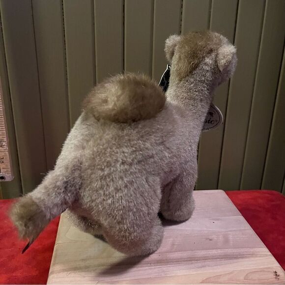 Aurora Classic Camel 80’s Vintage Collectible Plush with Tags - Picture 7 of 9